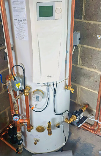 https://karrinyuphotwater.com.au/uploads/2025/06/gas-hot-water-system-13675.jpg
