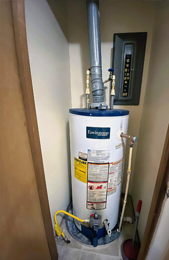 https://karrinyuphotwater.com.au/uploads/2025/06/gas-hot-water-system-40702.jpg