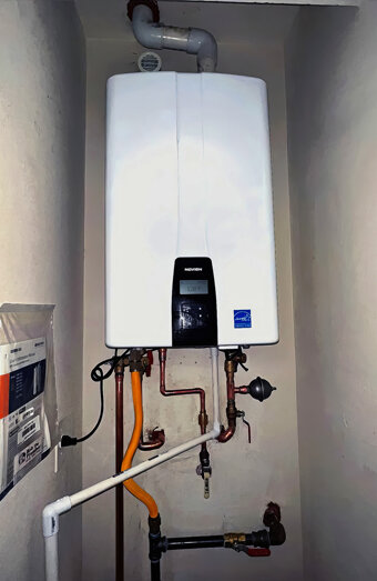 https://karrinyuphotwater.com.au/uploads/2025/06/thermostatic-water-systems-37047.jpg